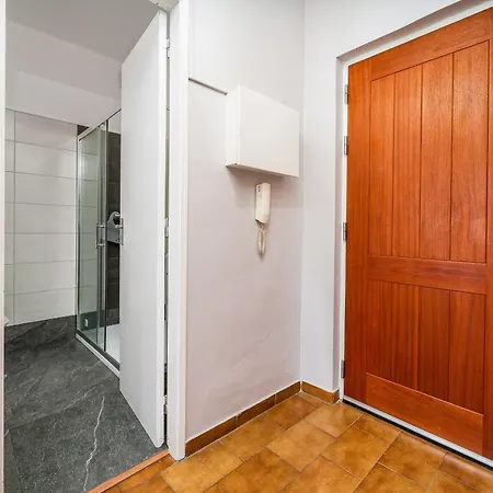 Columbia Da Rocha Apartment *